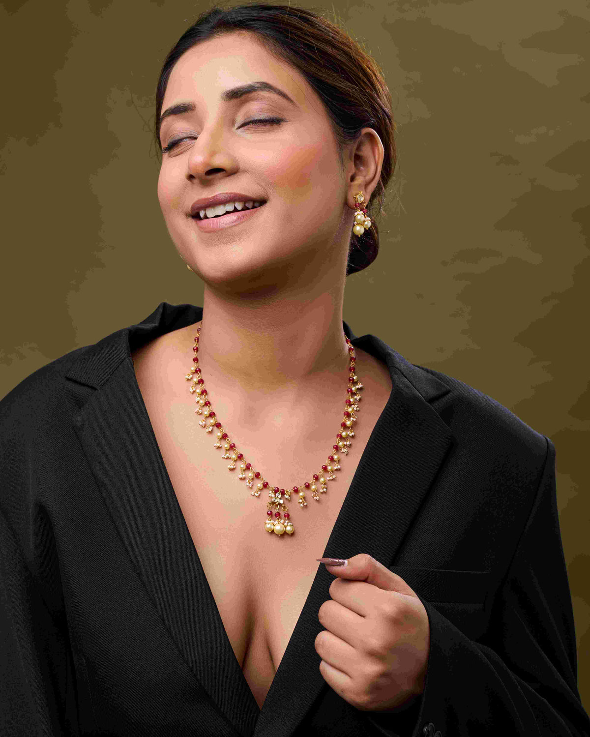 Gulbahar Pearls Pendant Set