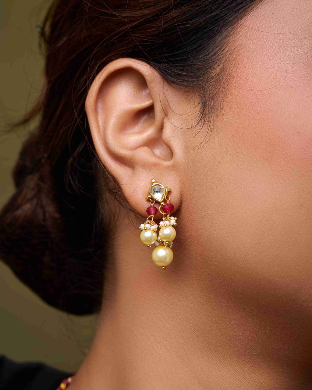 Gulbahar Pearls Pendant Set