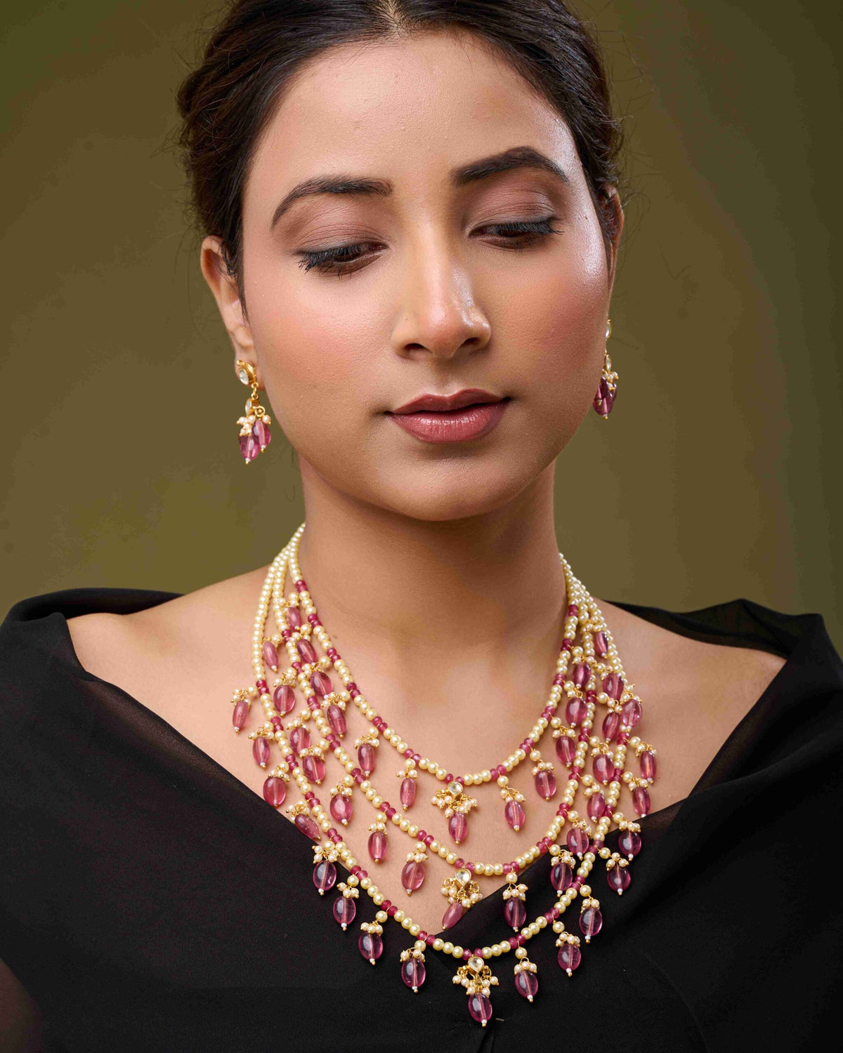 Sheesh Mahal Pearl Layers Necklace Set