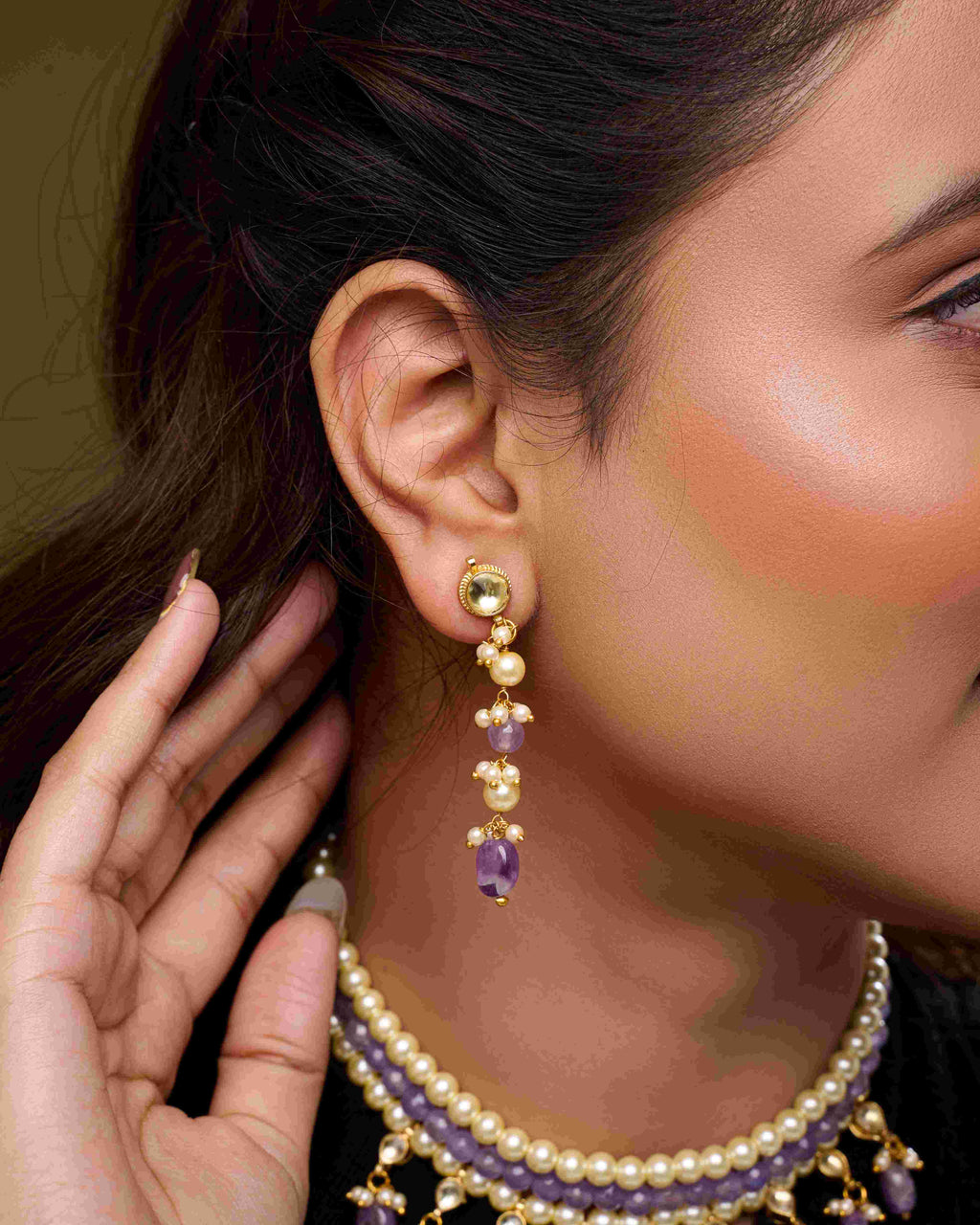 Zarvani Layers Choker